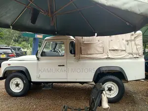 Land Rover Defender 2.5 TD5 2008 White