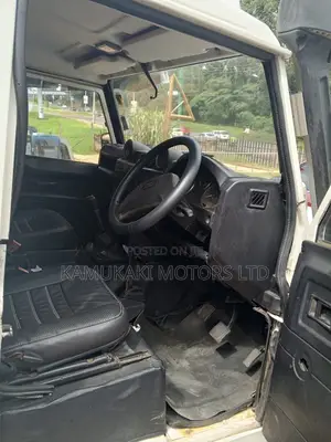 Land Rover Defender 2.5 TD5 2008 White