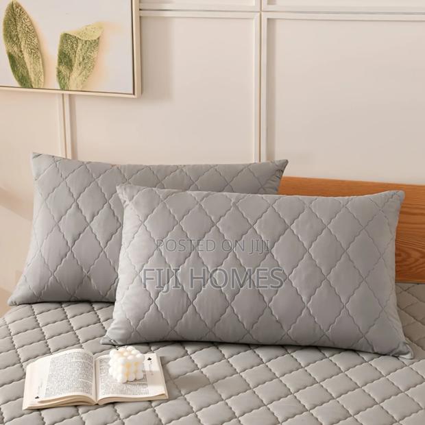Waterproof Pillow Protector – Grey - Standard Size - thumbnail 3