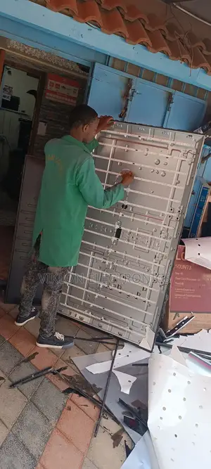 We Repair and Also Buy Broken Tv