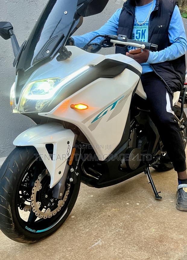 New CFMoto 650GT 2023 White - main view