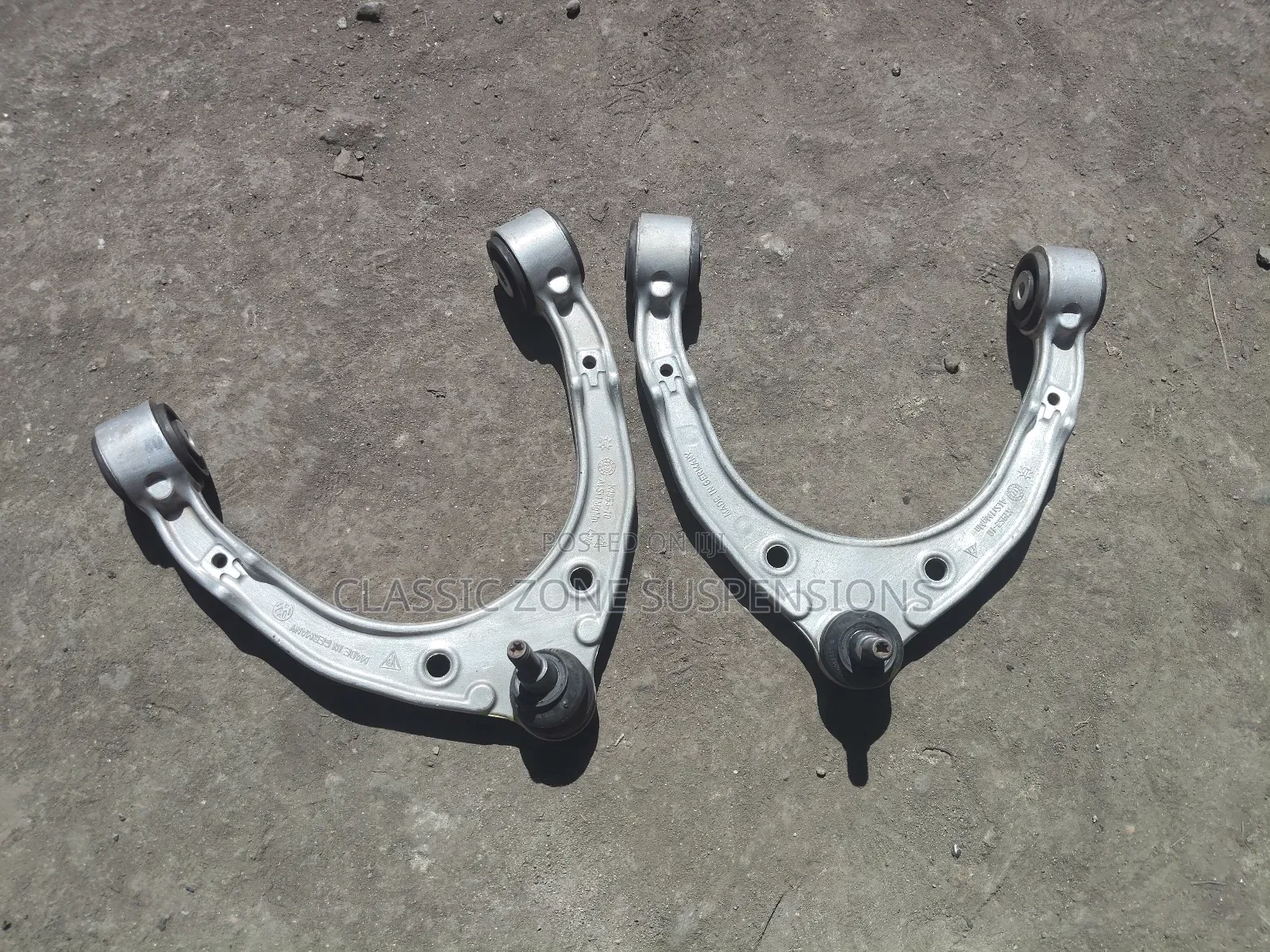 Volkswagen Touareg Upper Arms