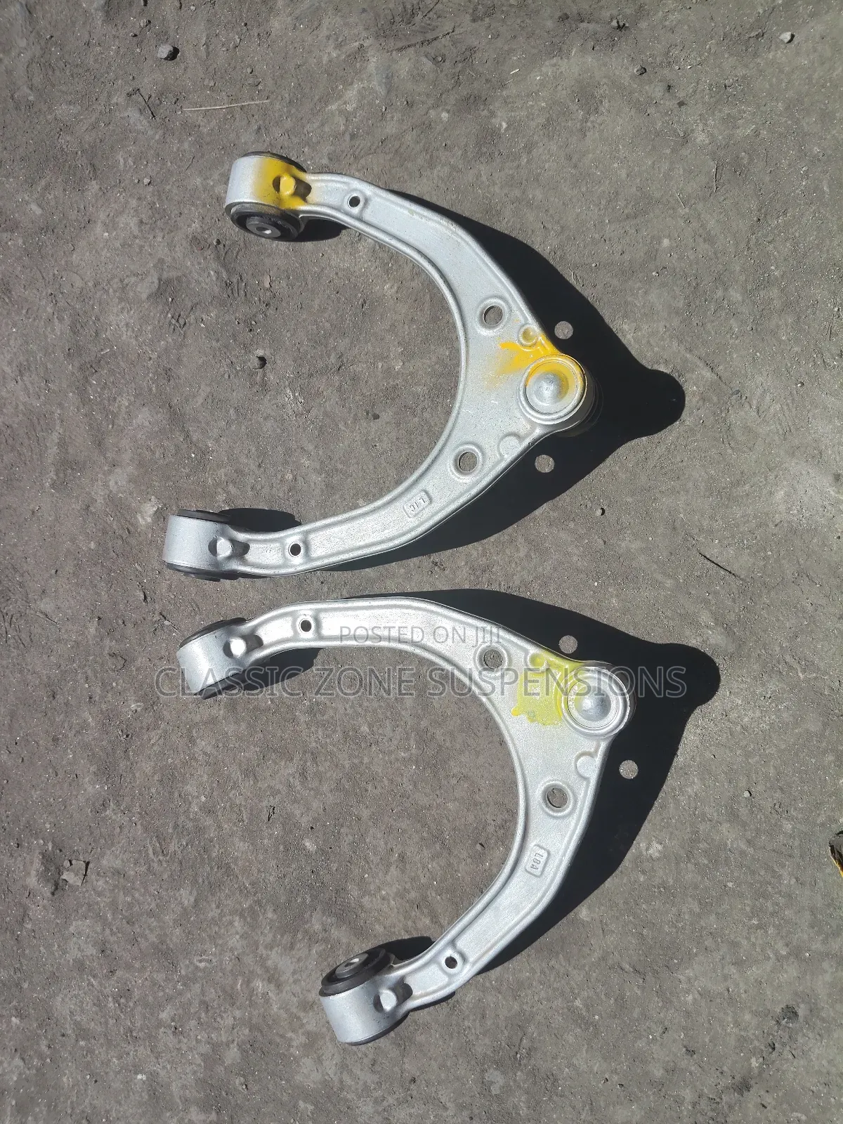 Volkswagen Touareg Upper Arms