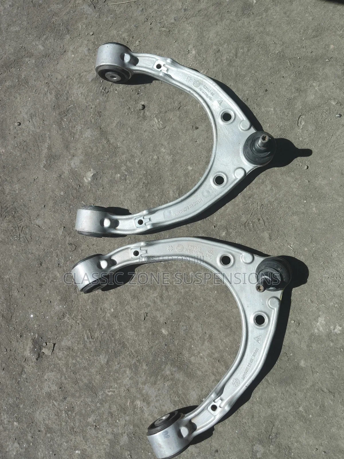 Volkswagen Touareg Upper Arms