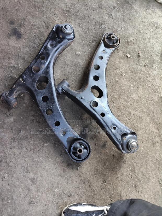 Toyota Isis Control Arms