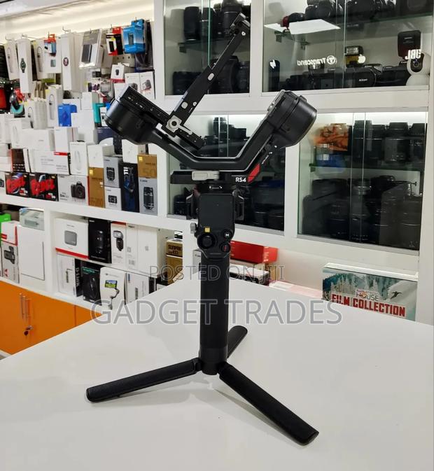 Dji Rs 4 Gimbal Stabilizer Combo(With Tripod, Support and Rings?