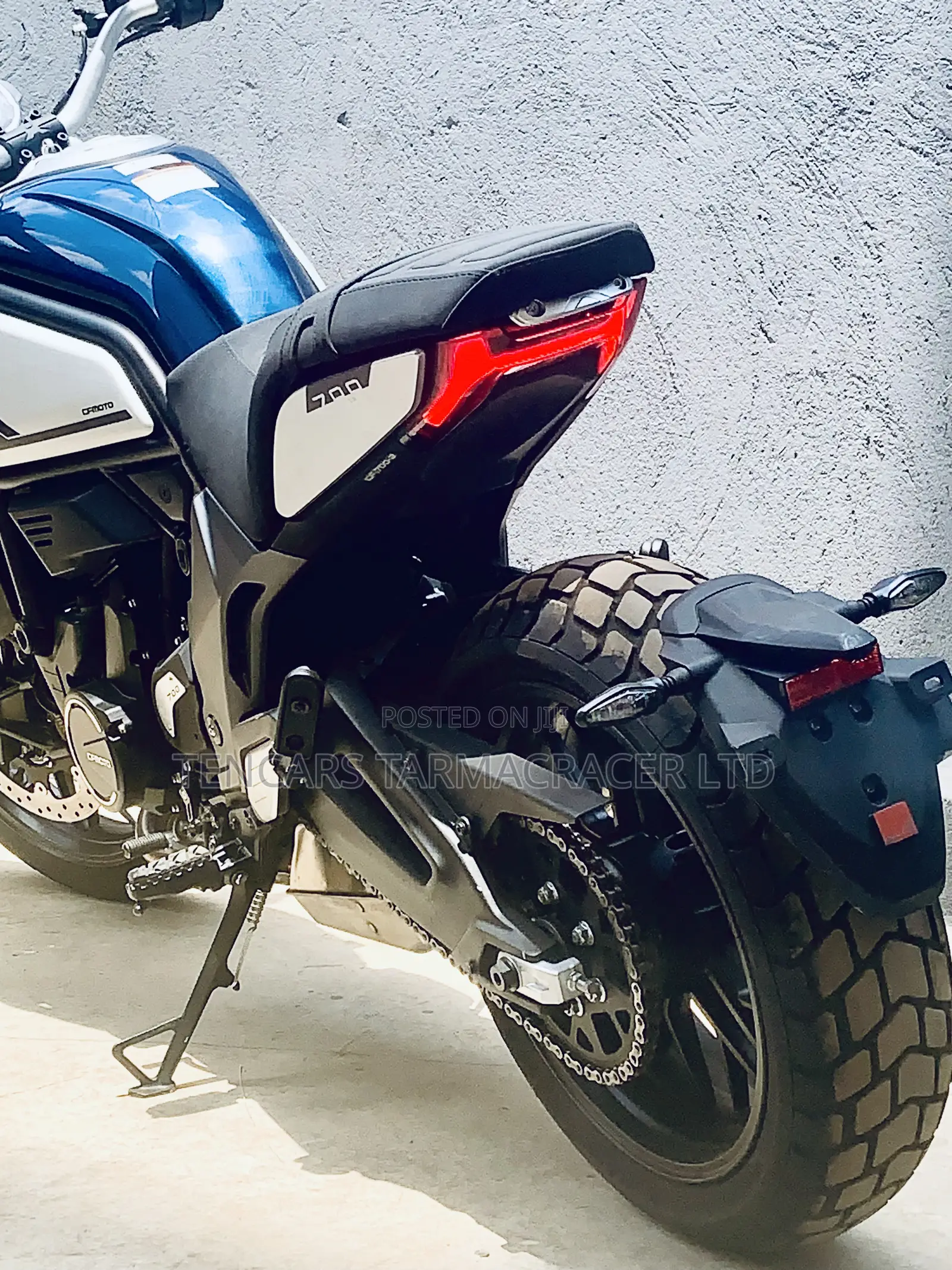 Beth CFMoto 700CL-X Heritage 2023 Silver