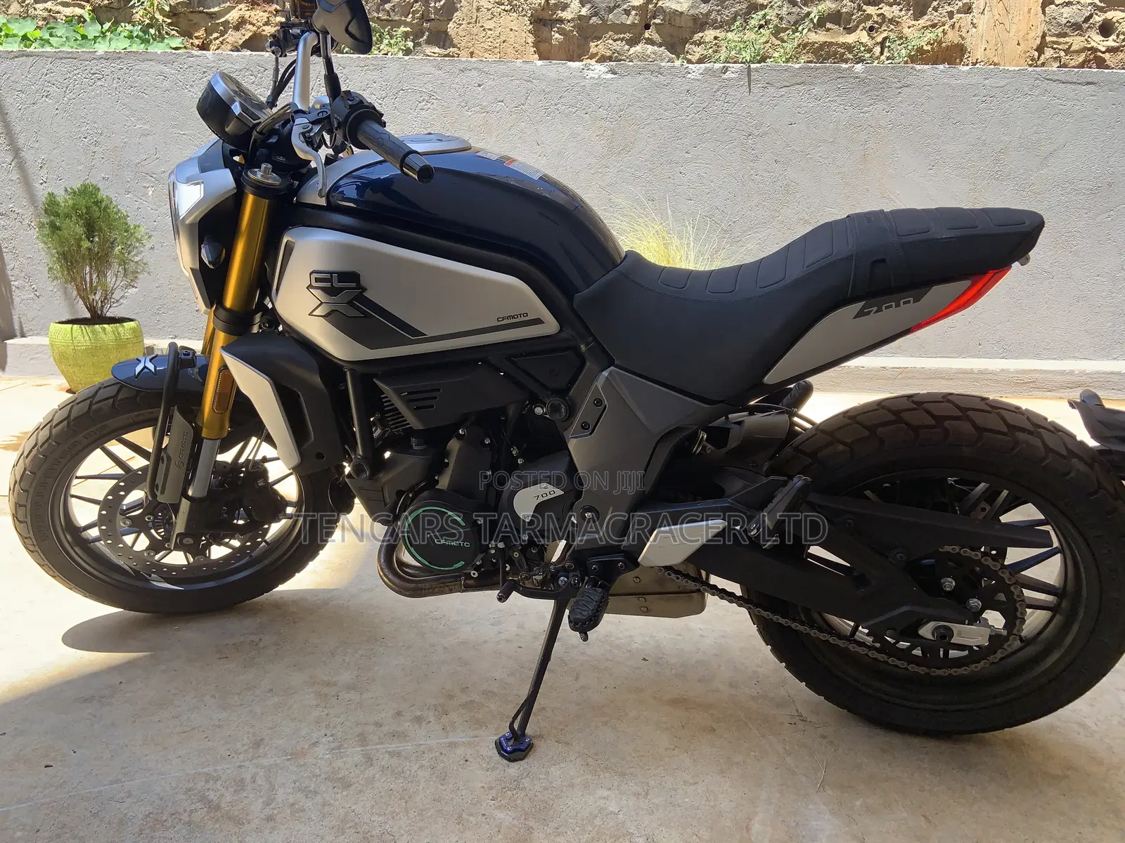 Beth CFMoto 700CL-X Heritage 2023 Silver