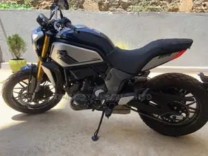Beth CFMoto 700CL-X Heritage 2023 Silver