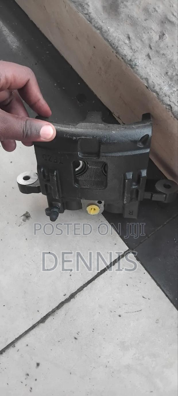 Front Caliper Hillux Old 2wd