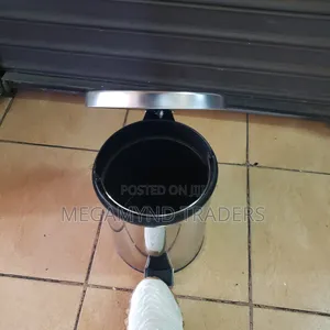 20 LTR Stainless Steel Pedal Waste Bin / Pedal Bin