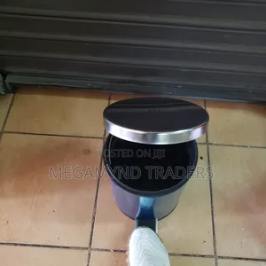 20 LTR Stainless Steel Pedal Waste Bin / Pedal Bin