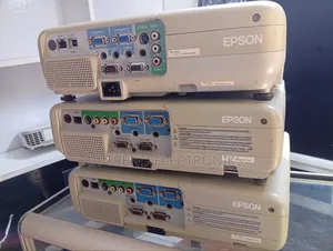Professional Epson Projector With Vga – Perfect for Work School