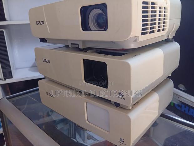 Original Epson Projector (Vga) – Ideal for Presentations - main view