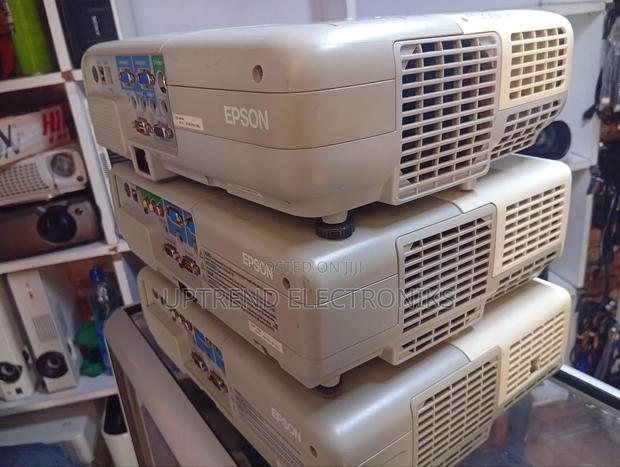Original Epson Projector (Vga) – Ideal for Presentations - thumbnail 3
