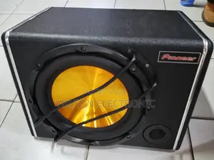 Pioneer Subwoofer 3500w.