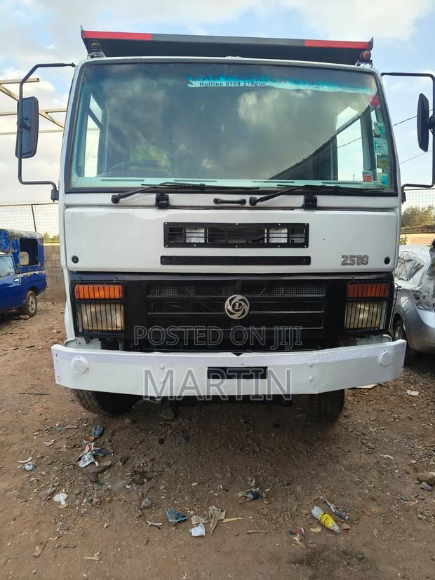 Ashok Tipper 2020 White - main view