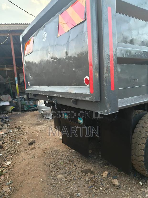 Ashok Tipper 2020 White - thumbnail 6