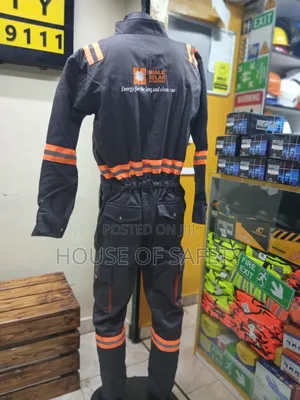 Smooth Pockets That Don't Gape in an Overall