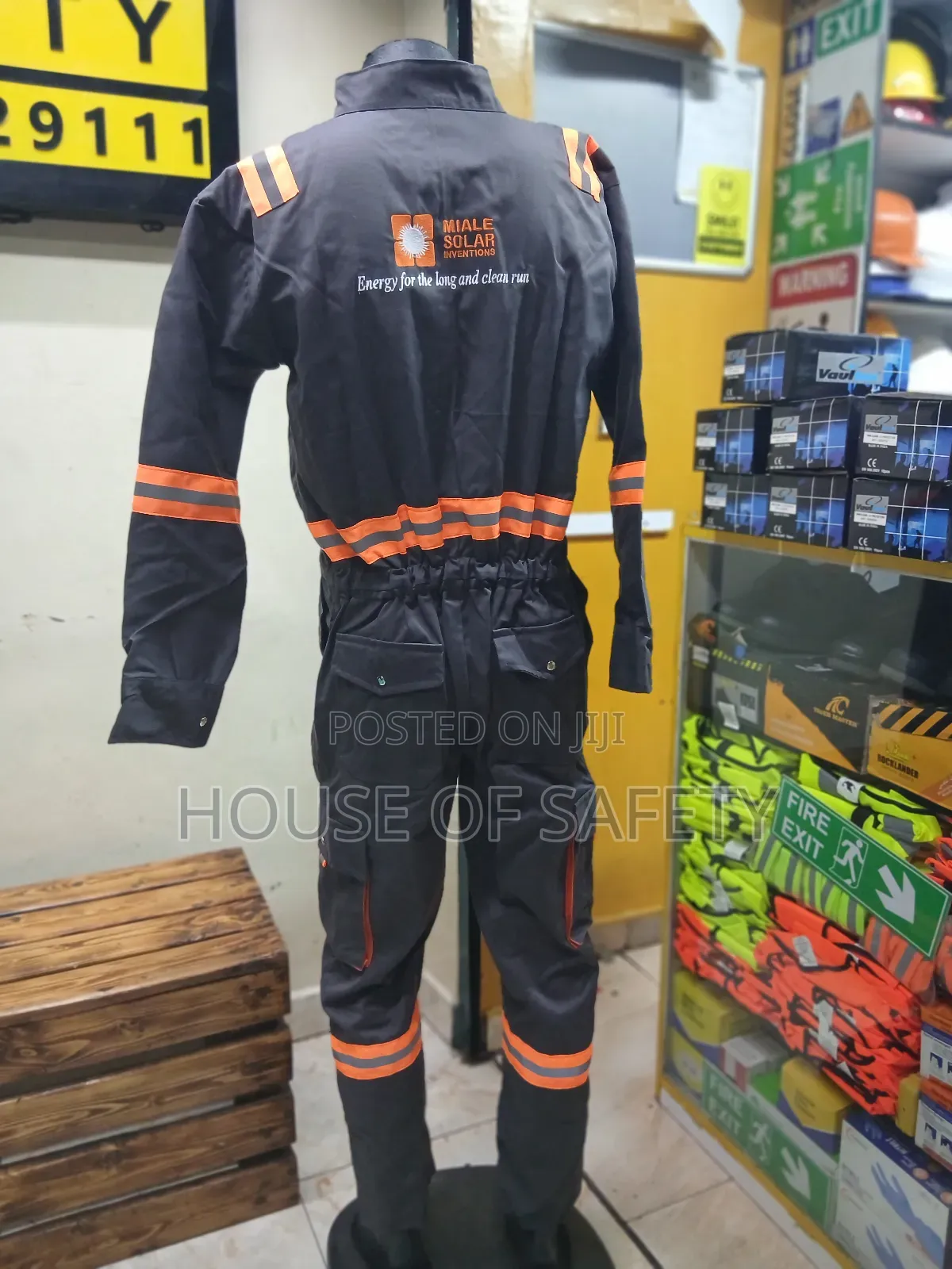 Smooth Pockets That Don't Gape in an Overall