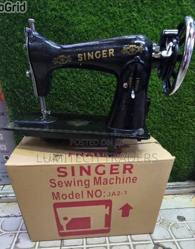 Singer Sewing Machine - main view