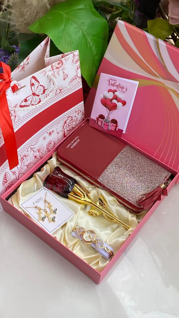 Hot Valentines Ladies Gift Set - thumbnail 3