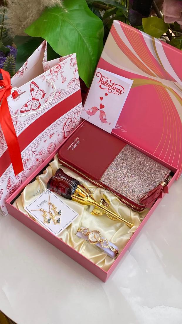 Hot Valentines Ladies Gift Set - thumbnail 4