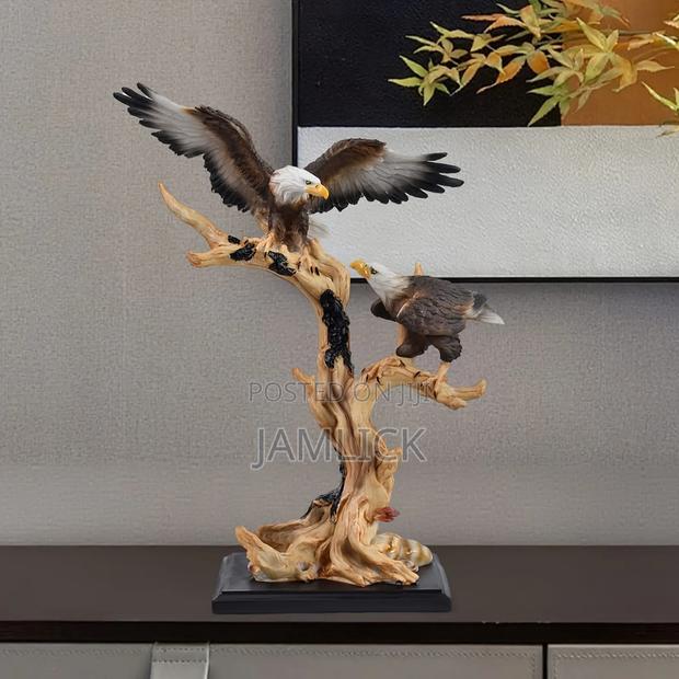 Resin Eagle Sculpture Statue – Table Decoration –Gh