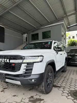 New Toyota Land Cruiser 2025 White