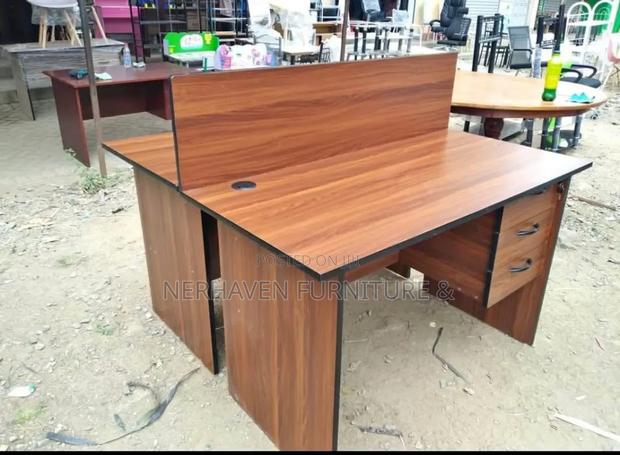 Modern Two Way Workstation Desk – Professional Office Setup