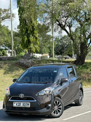 Toyota Sienta 2018 Black
