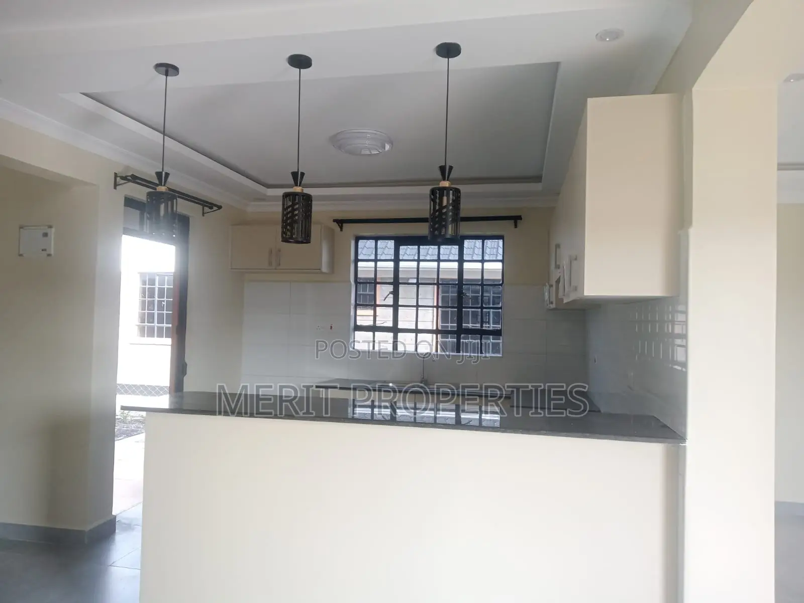 3 Bedroom Bungalow With a DSQ for Sale in Katani