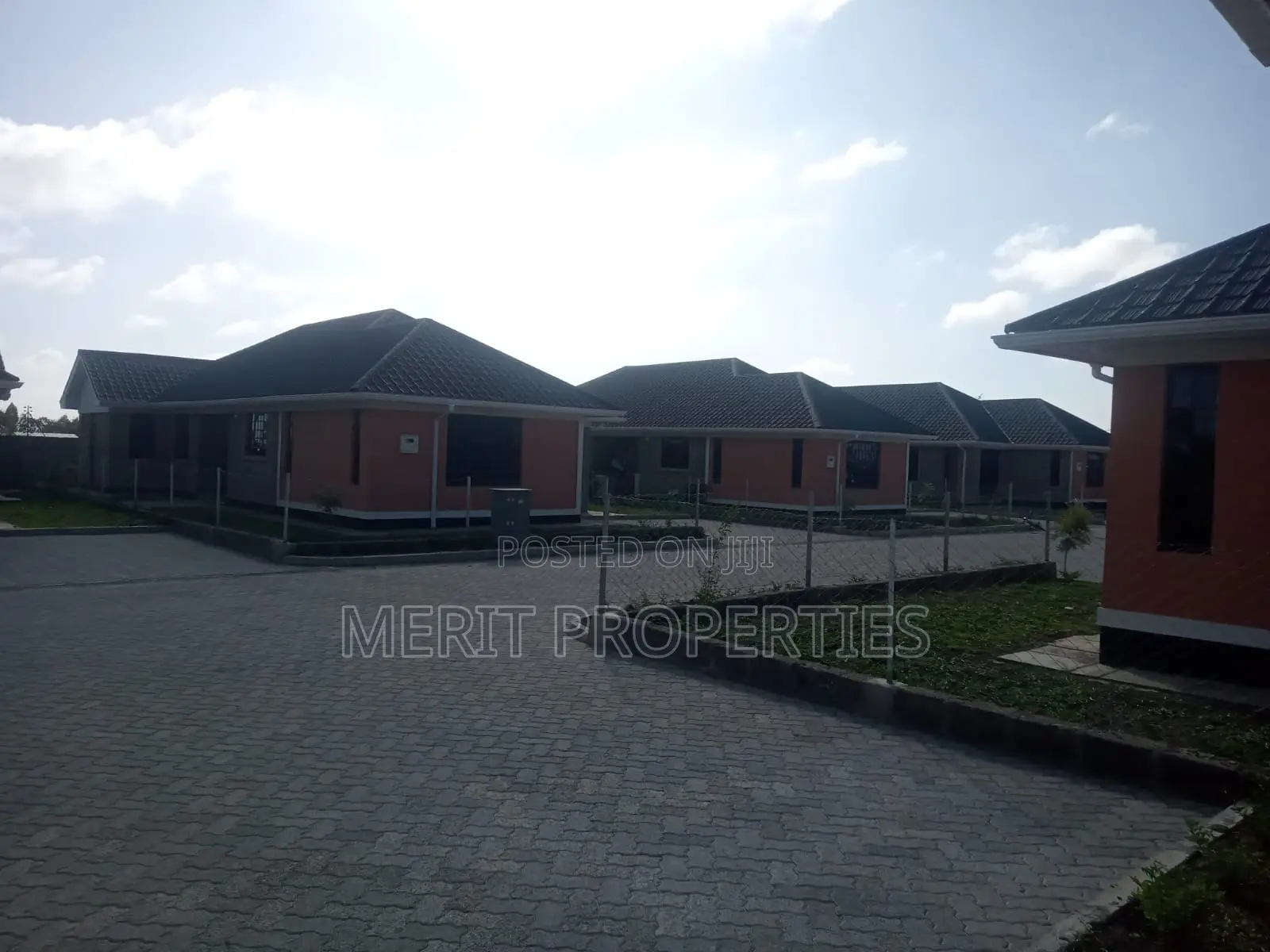 3 Bedroom Bungalow With a DSQ for Sale in Katani