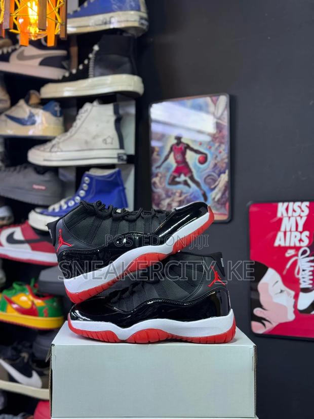 Jordan 11 Thunder Red - thumbnail 3