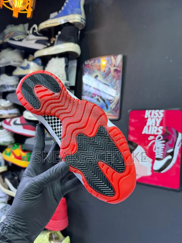 Jordan 11 Thunder Red - thumbnail 6