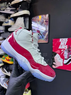 Jordan 11 White/Cherry Red