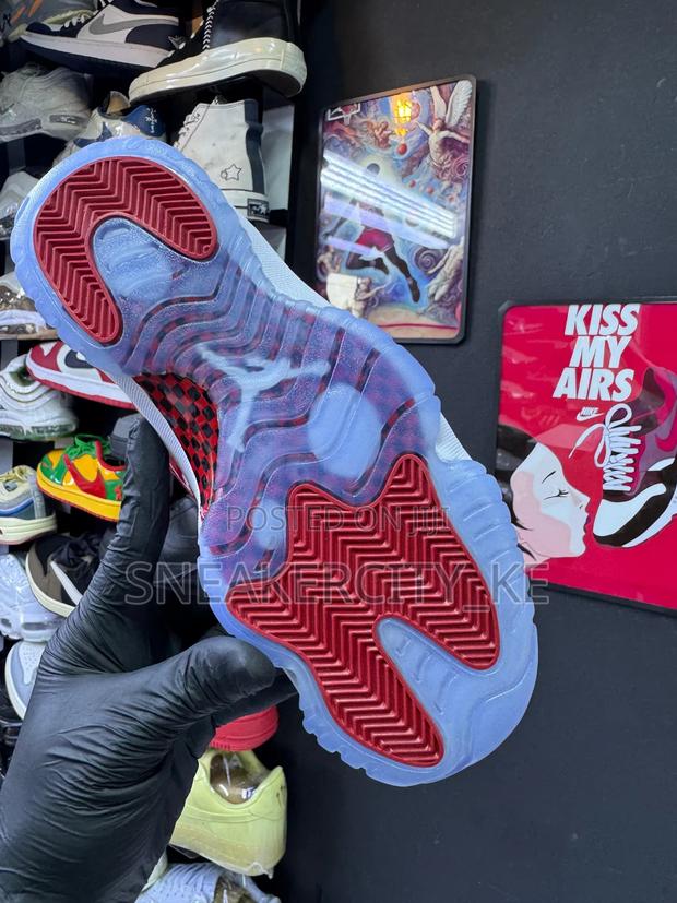 Jordan 11 White/Cherry Red - thumbnail 6
