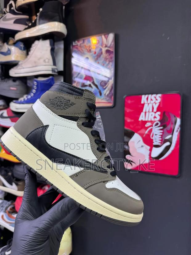 Jordan 1 Cactus Jack High Tops - thumbnail 3