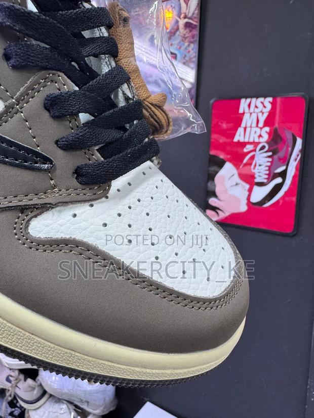 Jordan 1 Cactus Jack High Tops - thumbnail 4