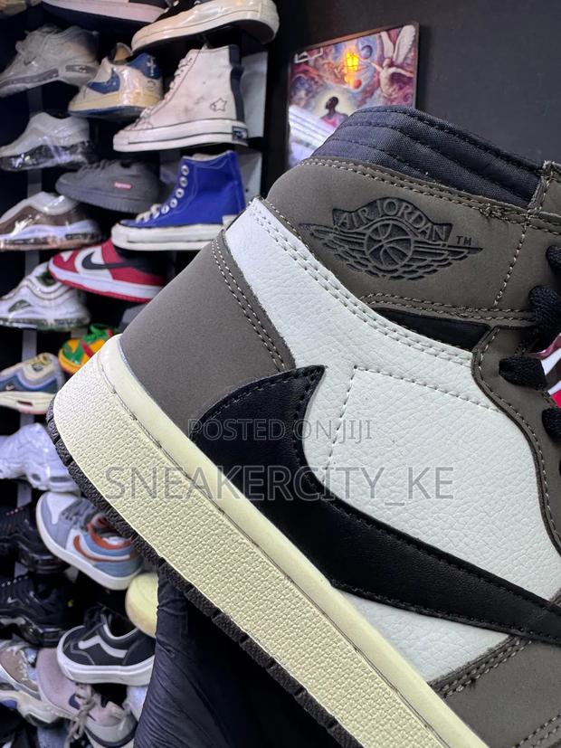 Jordan 1 Cactus Jack High Tops - thumbnail 5