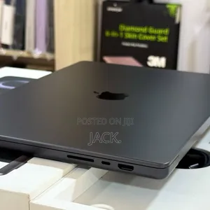 Laptop Apple MacBook Pro 2024 M4 Max 36GB Apple M4 Max SSD 1T