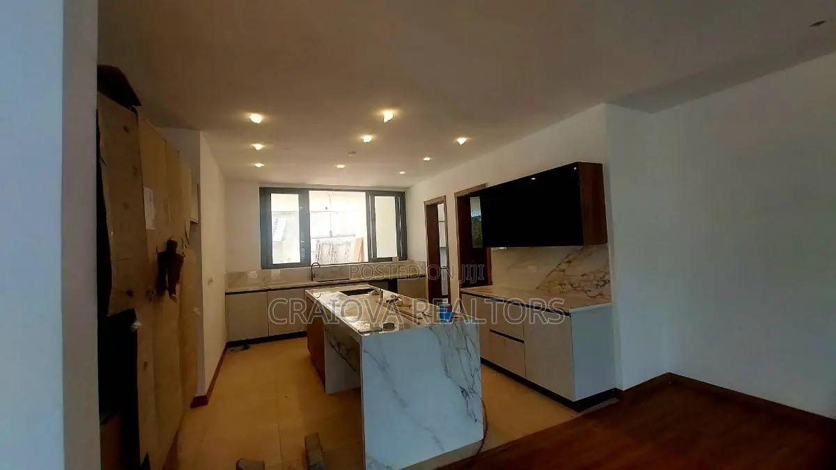 5bdrm Villa in Nyari for sale