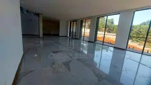 5bdrm Villa in Nyari for sale