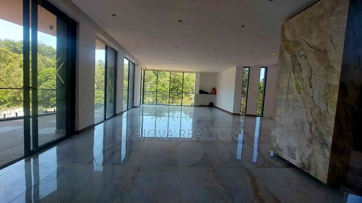 5bdrm Villa in Nyari for sale