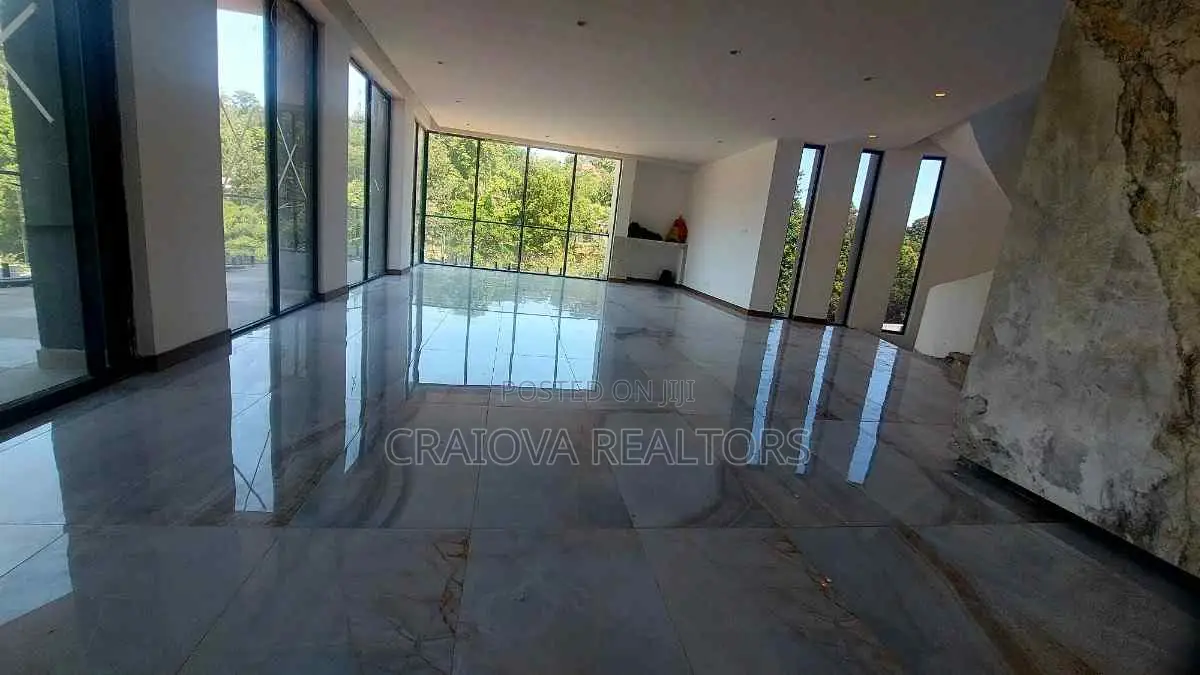 5bdrm Villa in Nyari for sale