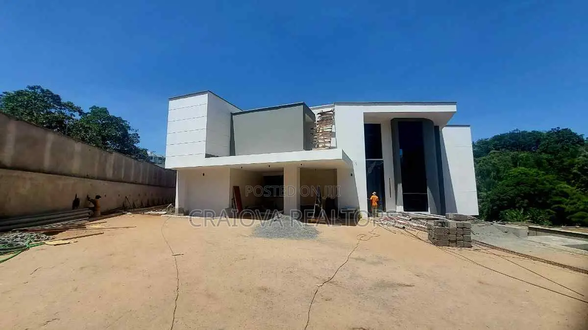 5bdrm Villa in Nyari for sale