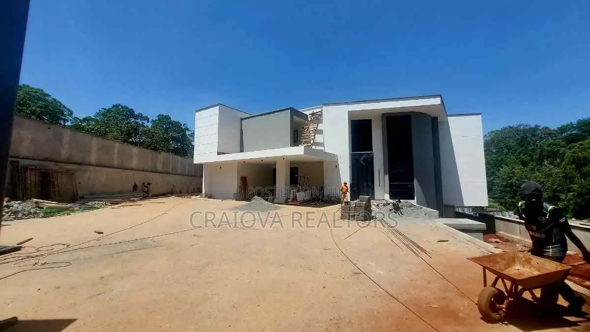 5bdrm Villa in Nyari for sale