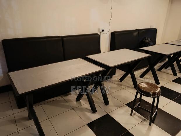 6 Seats and 6 Tables for a Restaurant Booth Setup. - main view