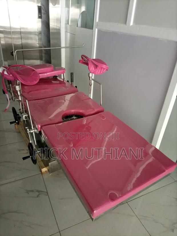 Hydraulic Delivery Couch - thumbnail 4