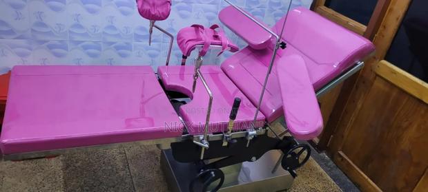 Hydraulic Delivery Couch - thumbnail 6